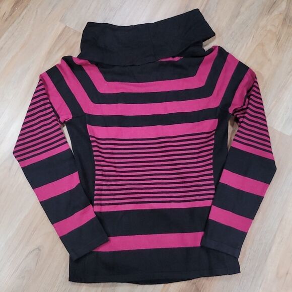 💜One A Maroon Boysenberry & Black Striped Cowl Neck Sweater Medium - Picture 2 of 9
